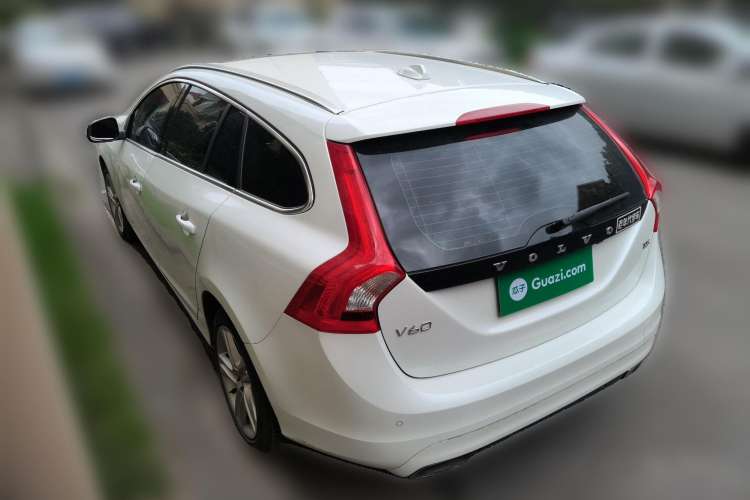 Used Volvo V60 2016 T5 Zhiya Edition Rear Left 45 Deg