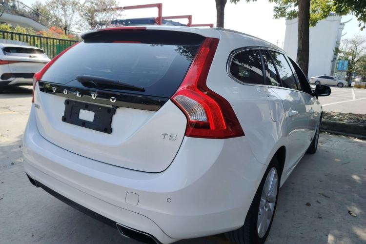 Used Volvo V60 2016 T5 Zhiyi Edition Rear Right 45 Deg