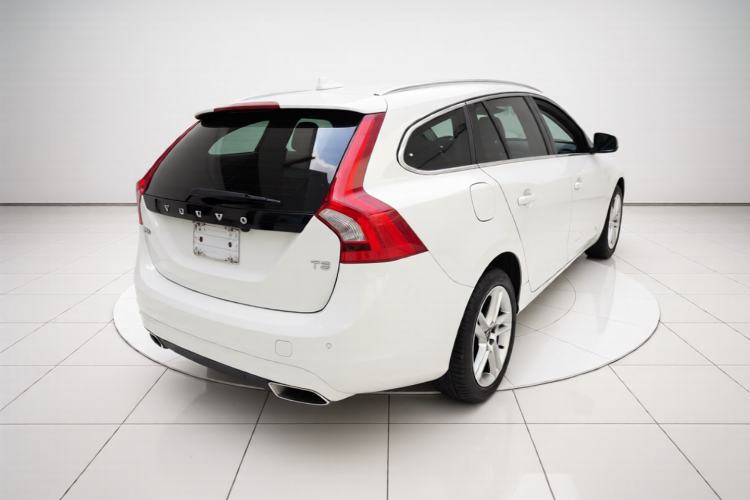 Used Volvo V60 2016 T5 Zhiya Edition Rear Right 45 Deg