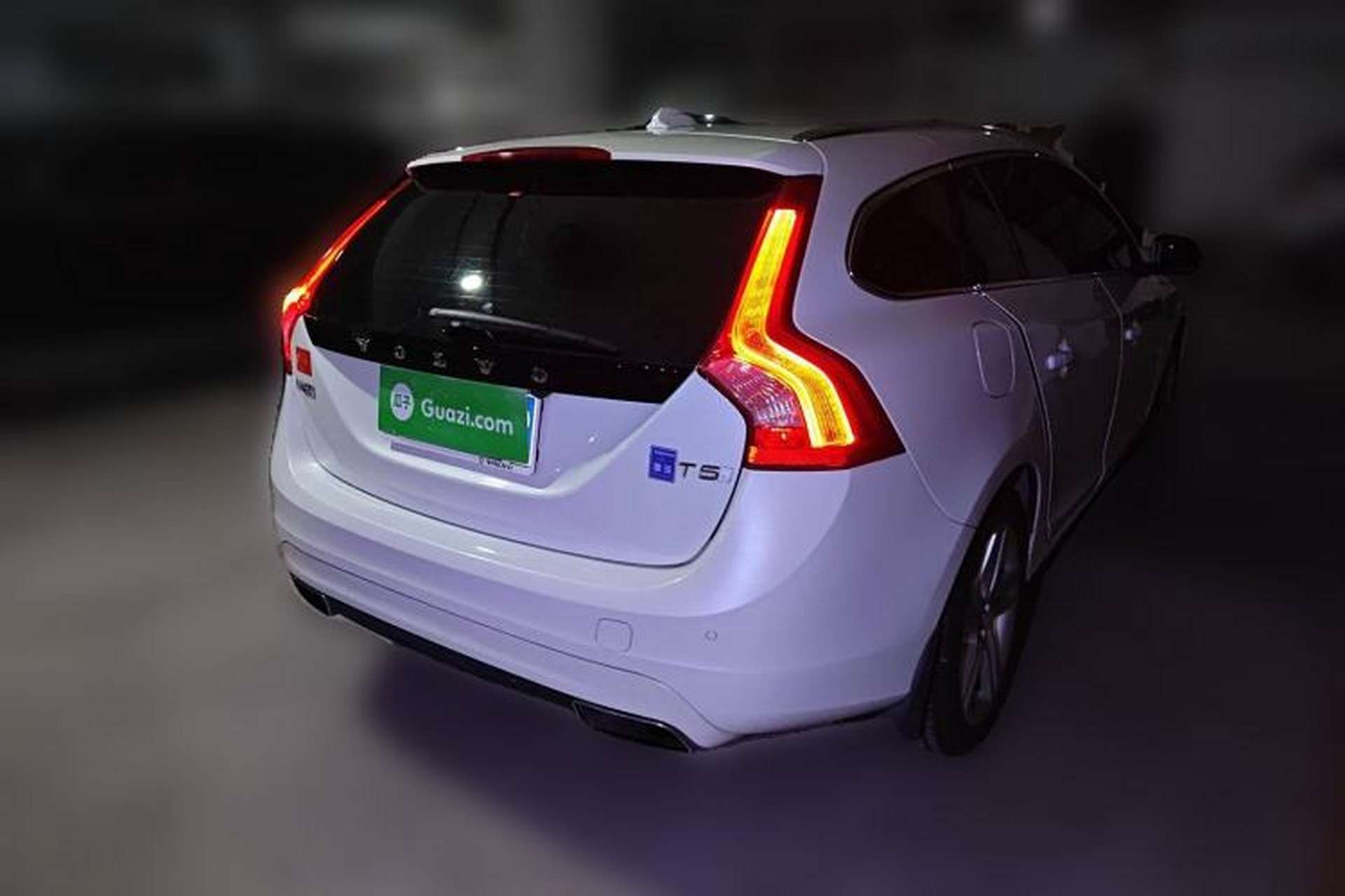 Used Volvo V60 2016 T5 Zhiya Edition Rear Right 45 Deg