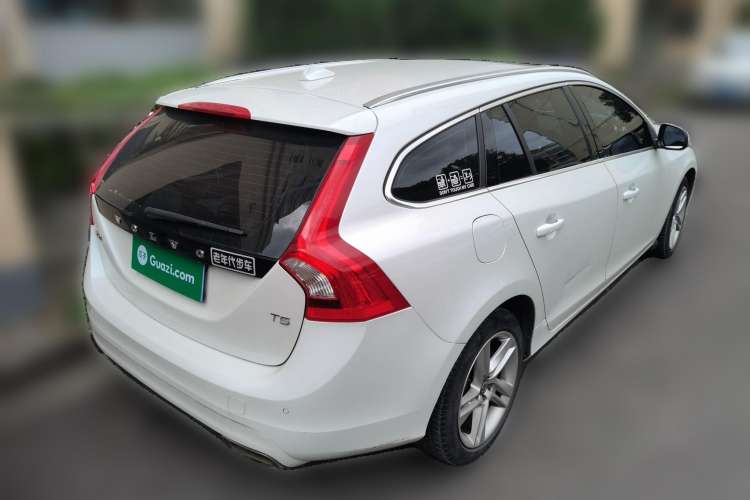 Used Volvo V60 2016 T5 Zhiya Edition Rear Right 45 Deg