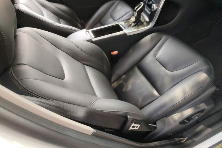 Used Volvo V60 2016 T5 Zhiyi Edition Right Front Seat