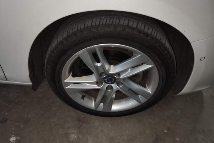 Used Volvo V60 2016 T5 Zhiya Edition Right Front Wheel Hub