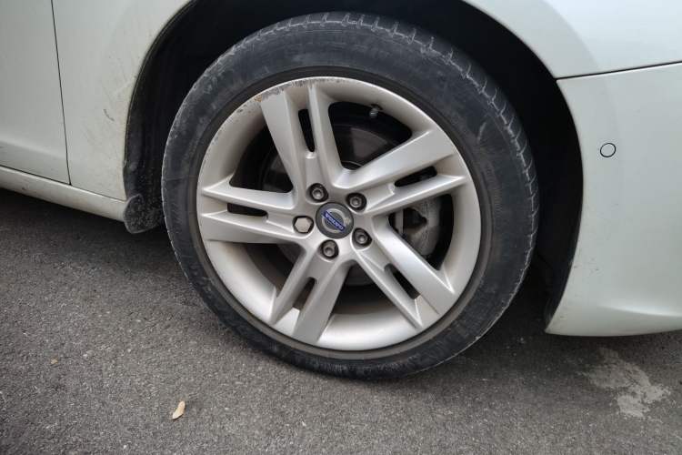 Used Volvo V60 2016 T5 Zhiya Edition Right Front Wheel Hub