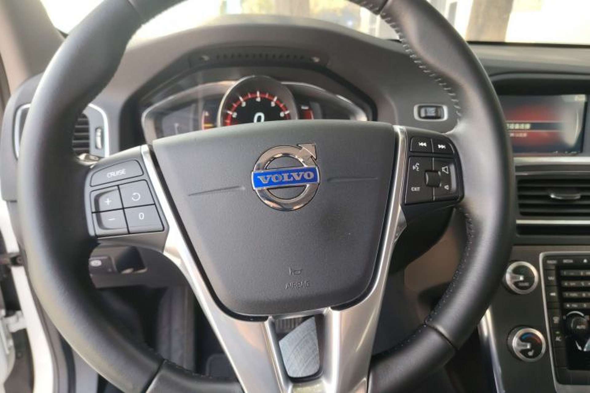 Used Volvo V60 2016 T5 Zhiyi Edition Steering Wheel