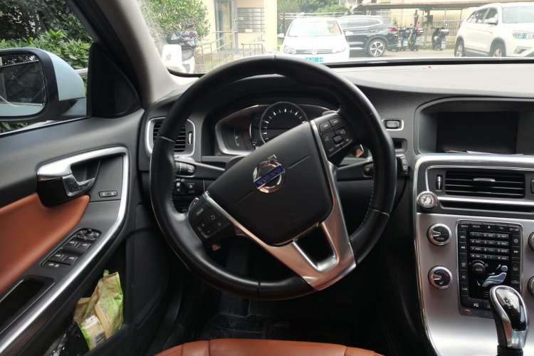 Used Volvo V60 2016 T5 Zhiya Edition Steering Wheel