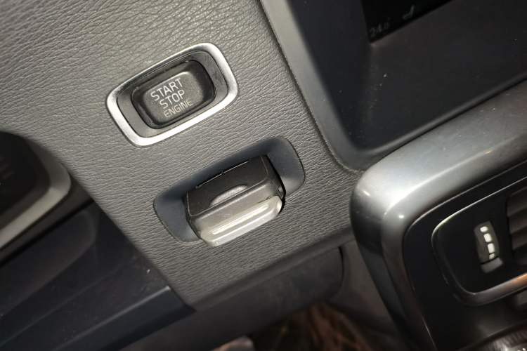 Used Volvo V60 2016 T5 Zhiya Edition Vehicle Key