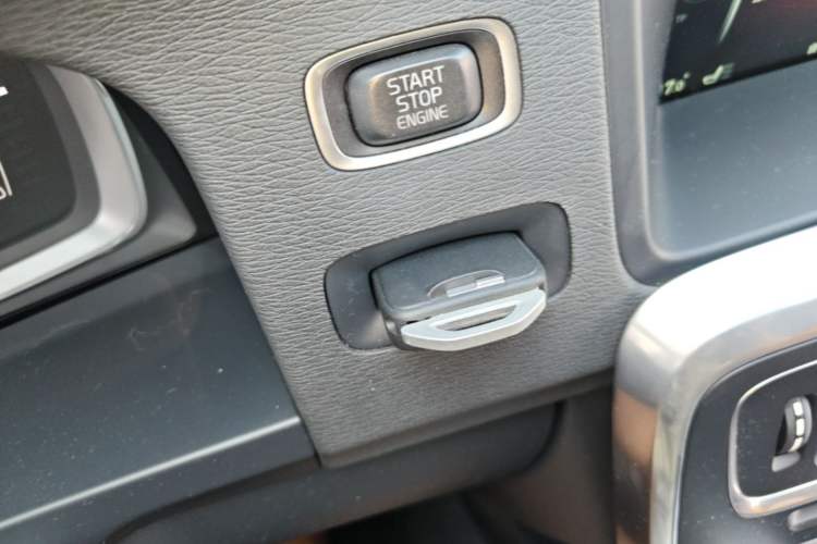 Used Volvo V60 2016 T5 Zhiya Edition Vehicle Key