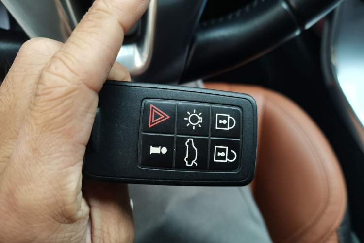 Used Volvo V60 2016 T5 Zhiya Edition Vehicle Key