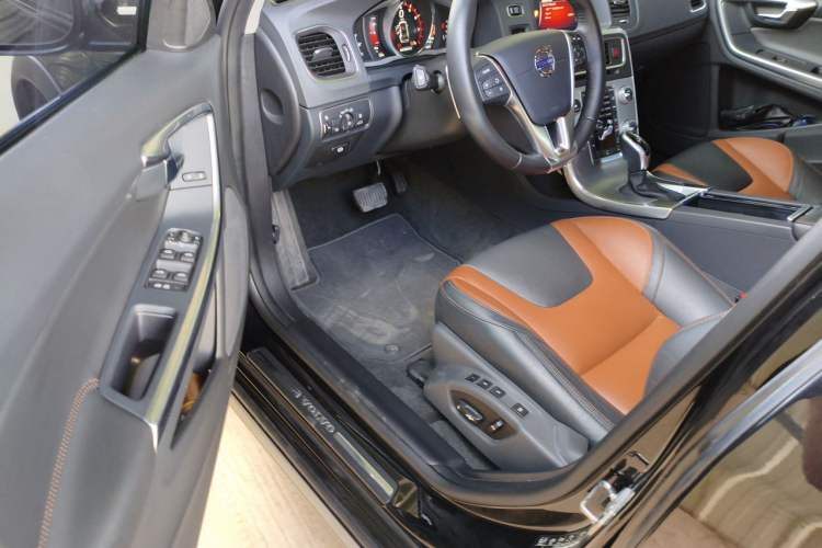 Used Volvo V60 2017 Cross Country T5 AWD China V Standard Driver Seat