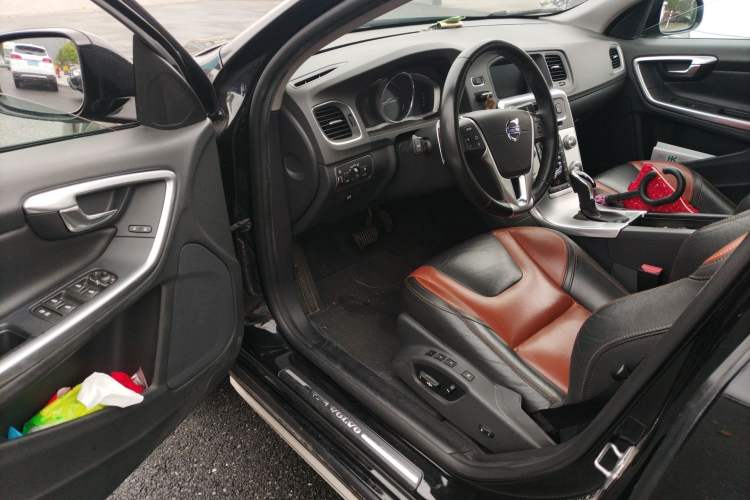 Used Volvo V60 2017 Cross Country T5 AWD China V Standard Driver Seat