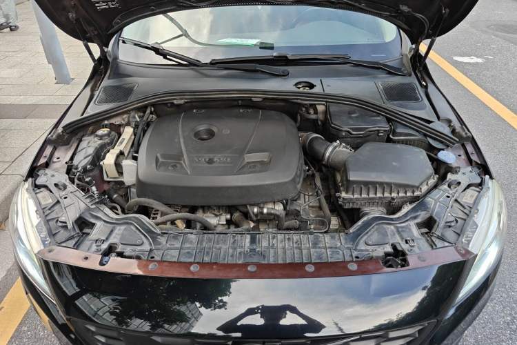 Used Volvo V60 2017 Cross Country T5 AWD China V Standard Engine Bay