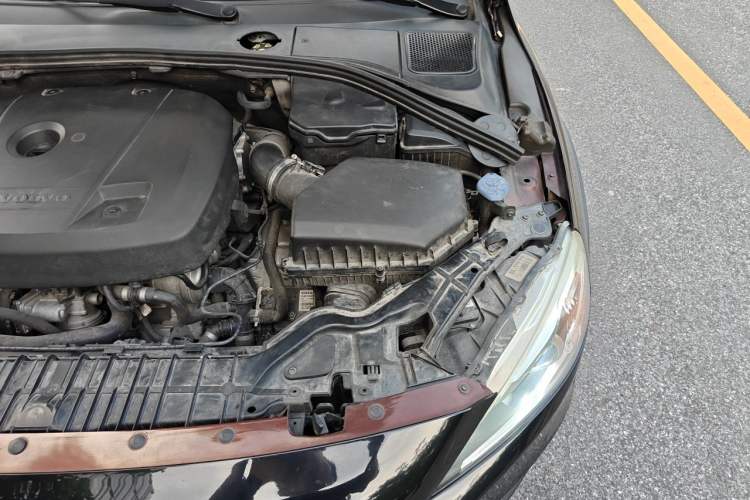Used Volvo V60 2017 Cross Country T5 AWD China V Standard Engine Bay Left