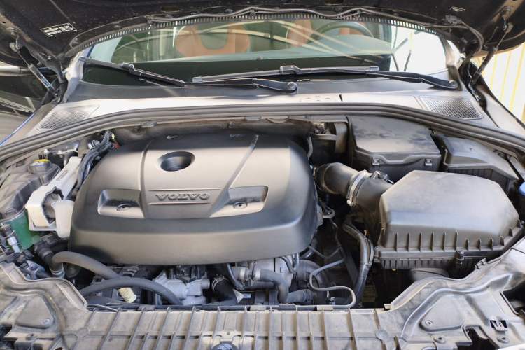 Used Volvo V60 2017 Cross Country T5 AWD China V Standard Engine Bay Right