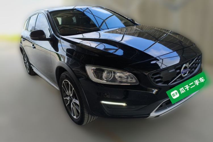 Used Volvo V60 2017 Cross Country T5 AWD China V Standard Front Right 45 Deg