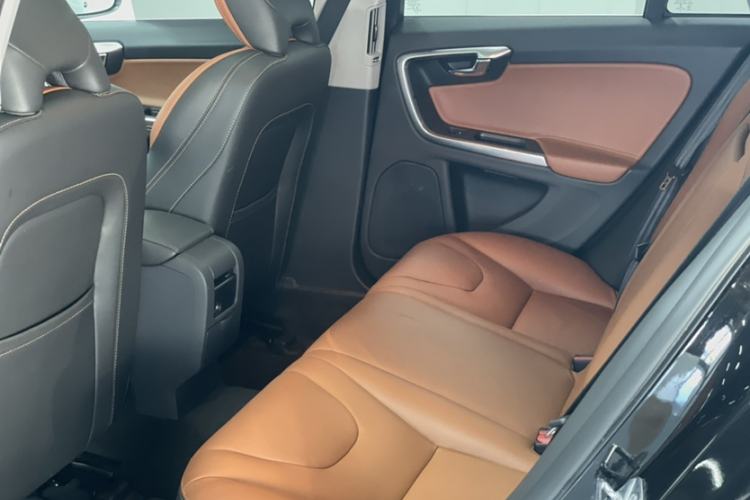 Used Volvo V60 2017 T5 Zhiya Edition China V Standard Interior 7