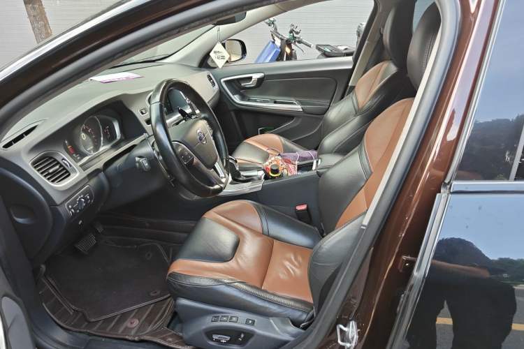 Used Volvo V60 2017 Cross Country T5 AWD China V Standard Left Front Seat