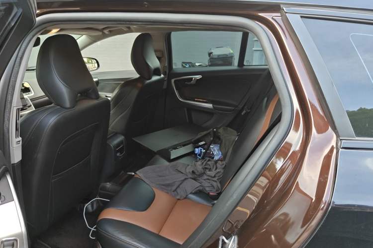 Used Volvo V60 2017 Cross Country T5 AWD China V Standard Left Rear Seat
