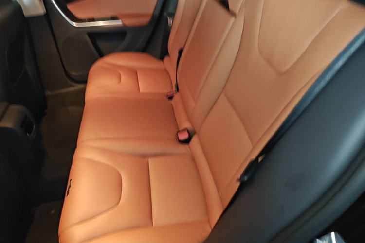 Used Volvo V60 2017 T5 Zhiya Edition China V Standard Left Rear Seat