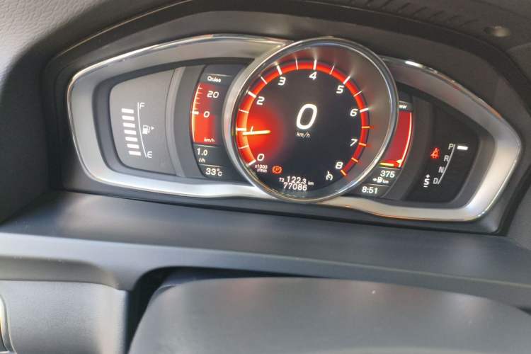 Used Volvo V60 2017 Cross Country T5 AWD China V Standard Odometer Close Up