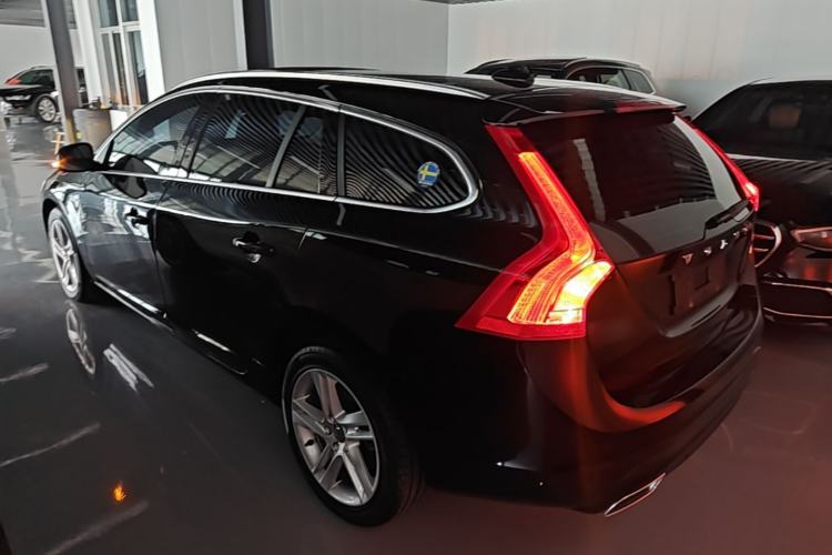 Used Volvo V60 2017 T5 Zhiya Edition China V Standard Rear Left 45 Deg