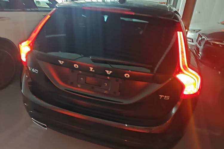 Used Volvo V60 2017 T5 Zhiya Edition China V Standard Rear