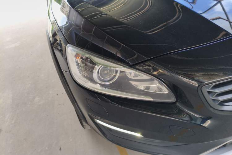 Used Volvo V60 2017 Cross Country T5 AWD China V Standard Right Front Headlight
