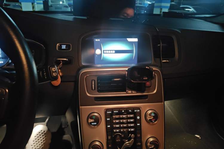 Used Volvo V60 2017 T5 Zhiya Edition China V Standard Audio And AC Panel