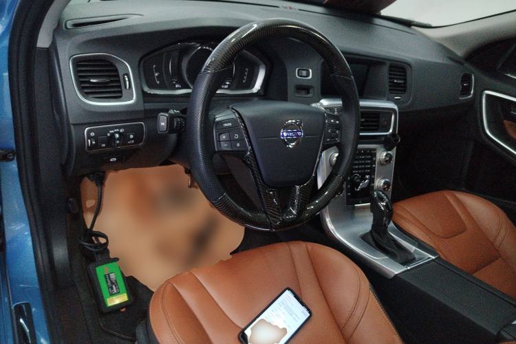 Used Volvo V60 2017 T5 Zhiyi Edition China V Standard Center Console