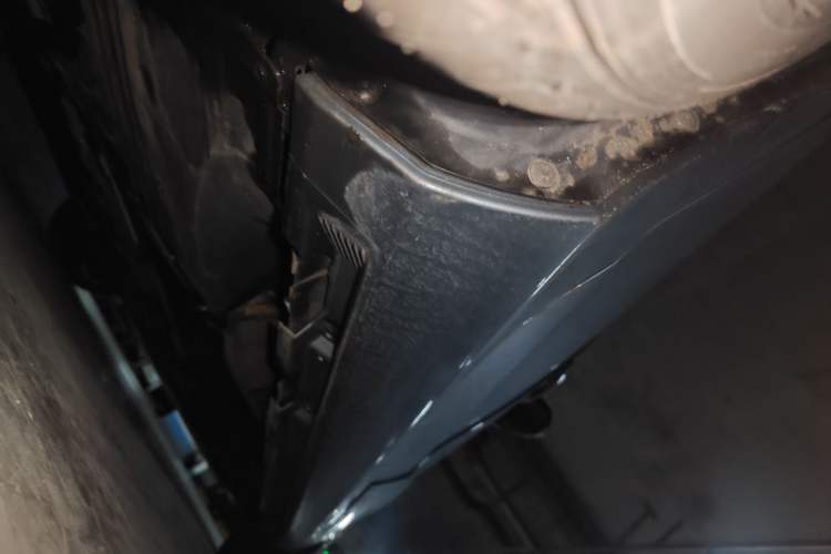 Used Volvo V60 2017 T5 Zhiya Edition China V Standard Chassis Rear Right