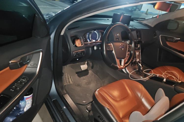 Used Volvo V60 2017 T5 Zhiya Edition China V Standard Driver Seat