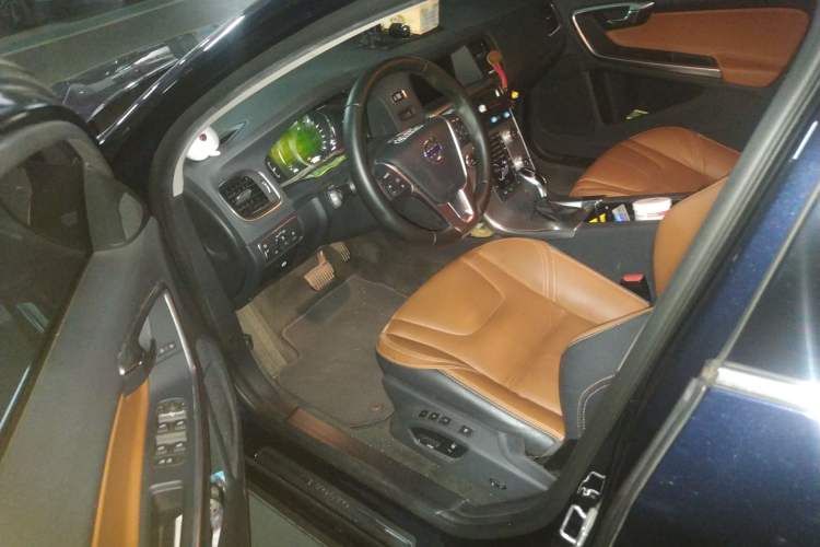 Used Volvo V60 2017 T5 Zhiya Edition China V Standard Driver Seat