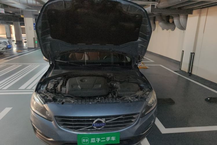 Used Volvo V60 2017 T5 Zhiyi Edition China V Standard Engine Bay