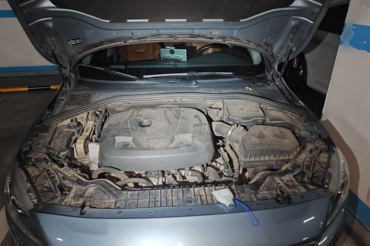Used Volvo V60 2017 T5 Zhiya Edition China V Standard Engine Bay
