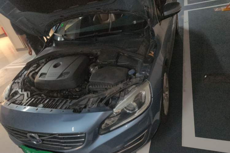 Used Volvo V60 2017 T5 Zhiyi Edition China V Standard Engine Bay Left