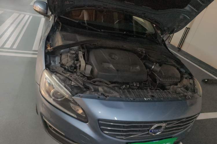 Used Volvo V60 2017 T5 Zhiyi Edition China V Standard Engine Bay Right
