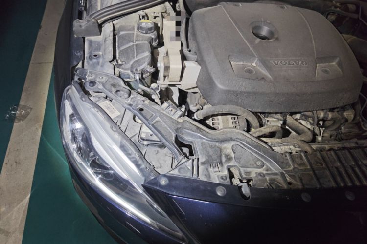 Used Volvo V60 2017 T5 Zhiyi Edition China V Standard Engine Bay Right