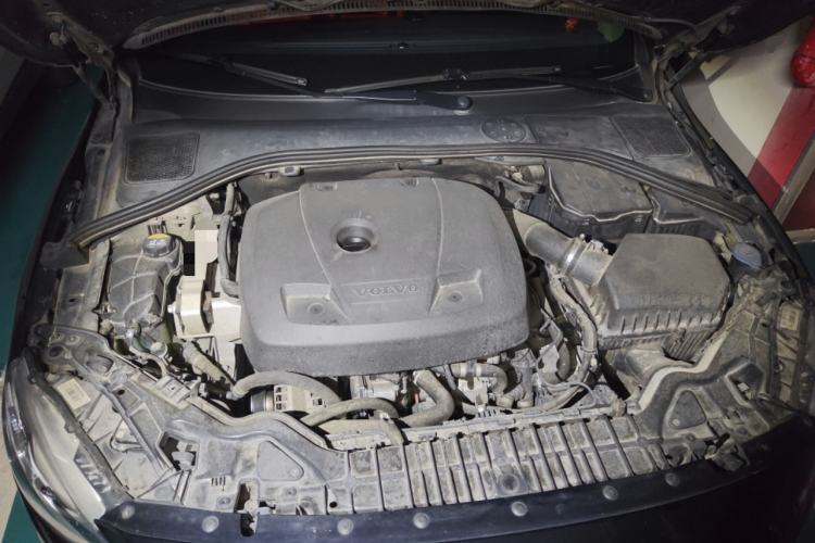 Used Volvo V60 2017 T5 Zhiyi Edition China V Standard Engine Bay