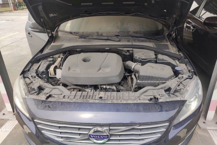 Used Volvo V60 2017 T5 Zhiya Edition China V Standard Engine Bay