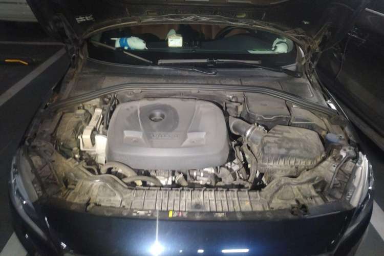 Used Volvo V60 2017 T5 Zhiya Edition China V Standard Engine Bay