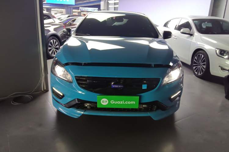 Used Volvo V60 2017 2.0T Polestar Exterior 1