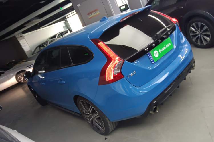 Used Volvo V60 2017 2.0T Polestar Exterior 3