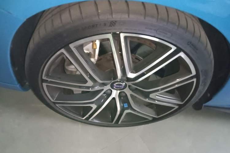 Used Volvo V60 2017 2.0T Polestar Exterior 7