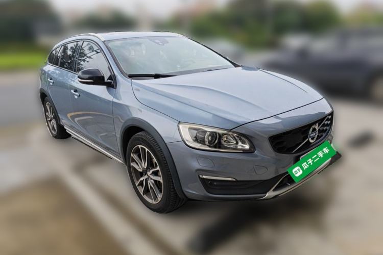 Used Volvo V60 2017 Cross Country T5 AWD China V Standard Front Right 45 Deg