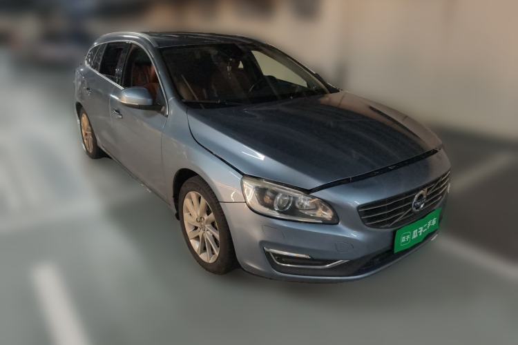 Used Volvo V60 2017 T5 Zhiyi Edition China V Standard Front Right 45 Deg