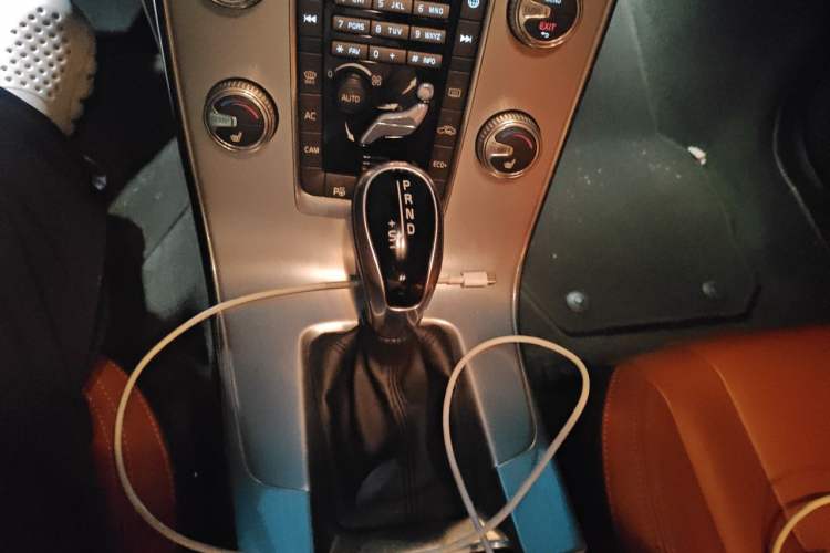 Used Volvo V60 2017 T5 Zhiya Edition China V Standard Gear Lever