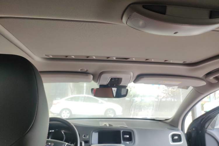 Used Volvo V60 2017 T5 Zhiya Edition China V Standard Headliner