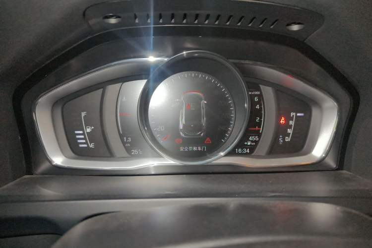 Used Volvo V60 2017 T5 Zhiyi Edition China V Standard Instrument Cluster