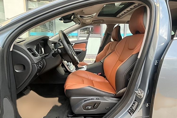 Used Volvo V60 2017 T5 Zhiyi Edition China V Standard Interior 2