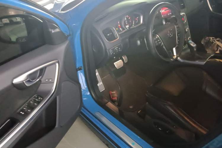 Used Volvo V60 2017 2.0T Polestar Interior 3